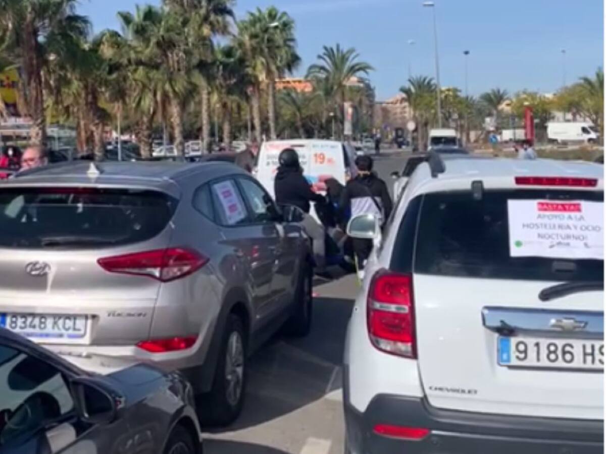 La hostelería de Sant Vicent del Raspeig también pide en la calle "volver a abrir" sus negocios