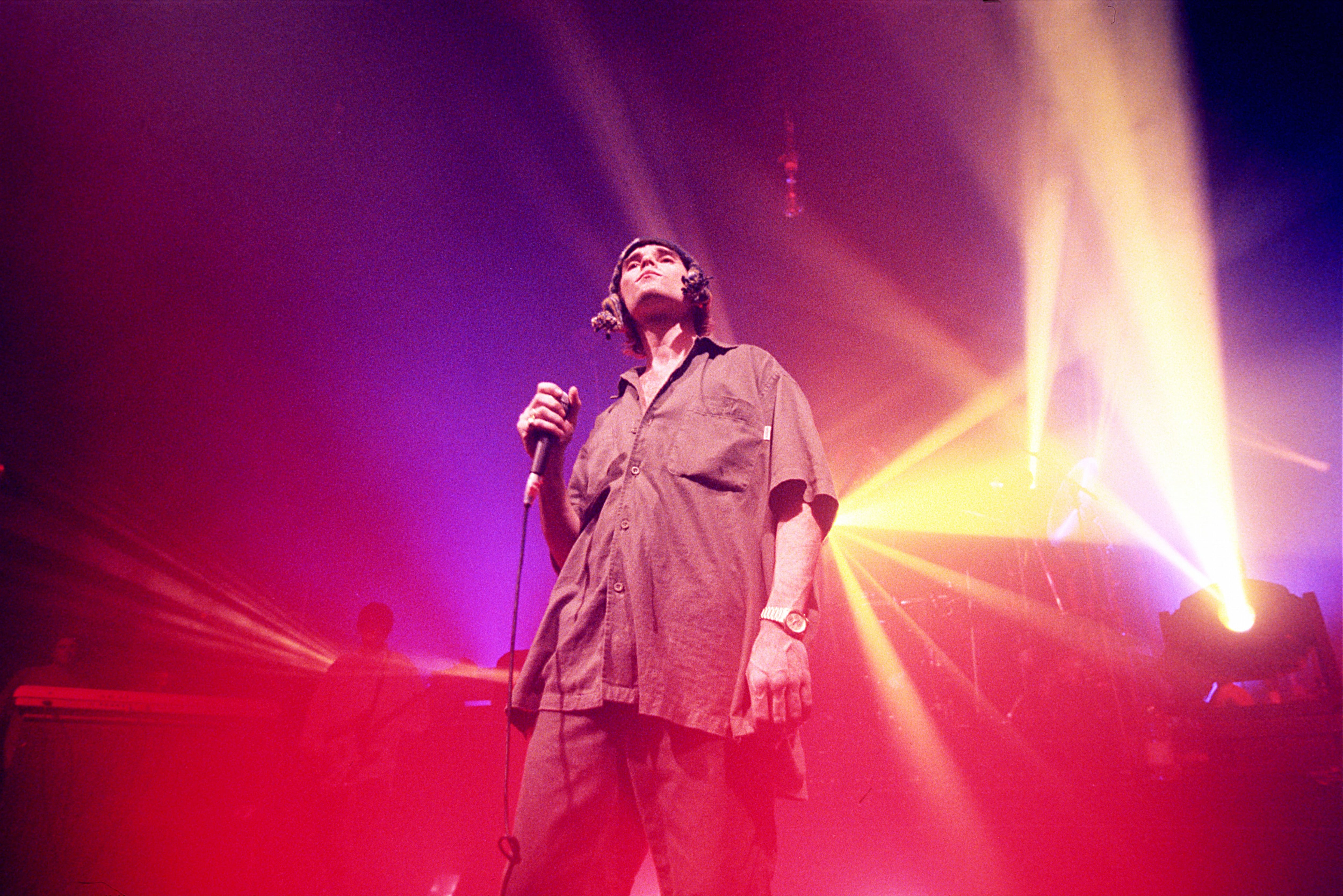 Stone Roses durante una actuación en The Corn Exchange, Cambridge, en 1995