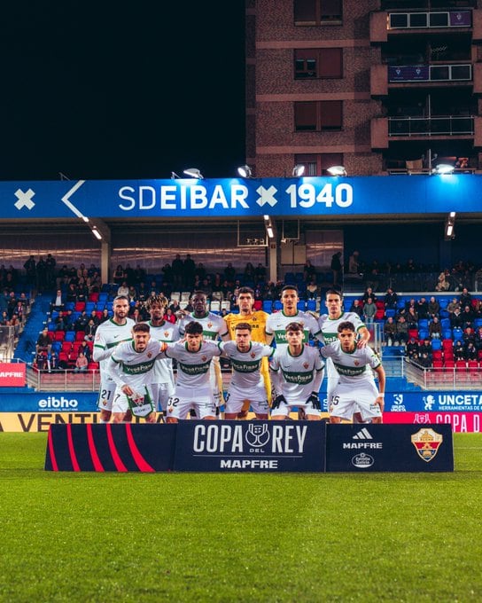 La formación titular del Elche CF que logró el pase a octavos de la Copa en Ipurúa