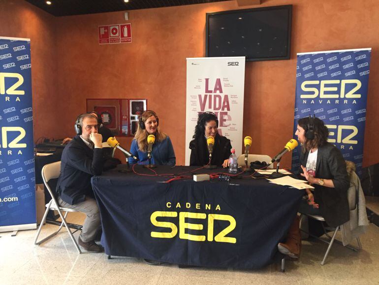 Enrique Martínes, Luz Gabás, Nina y mamen García