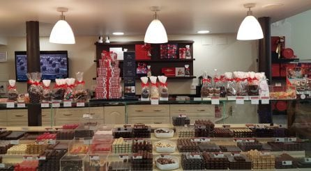 Más de 100 variedades de bombones están presentes en Valentino Chocolatier.