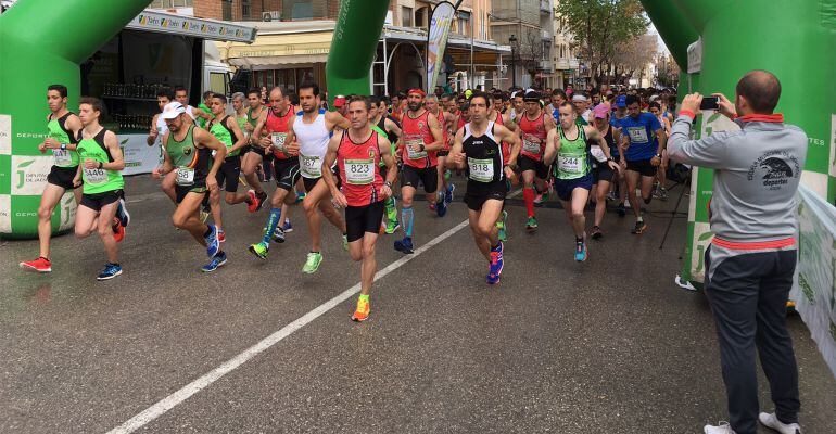 Participantes del Premio de Carreras Populares durante la prueba celebrada en Jódar