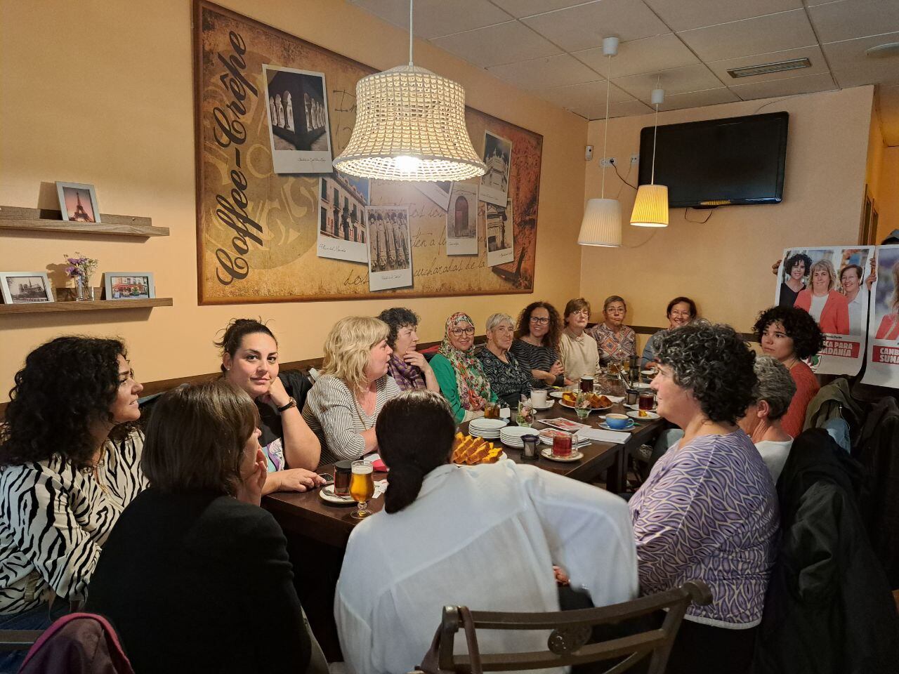 Merienda con mujeres de Cambiar Huesca.