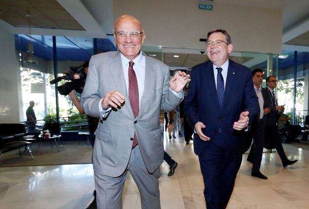 Josep Oliu, presidente del Banco Sabadell, y Ximo Puig, presidente de la Generalitat Valenciana