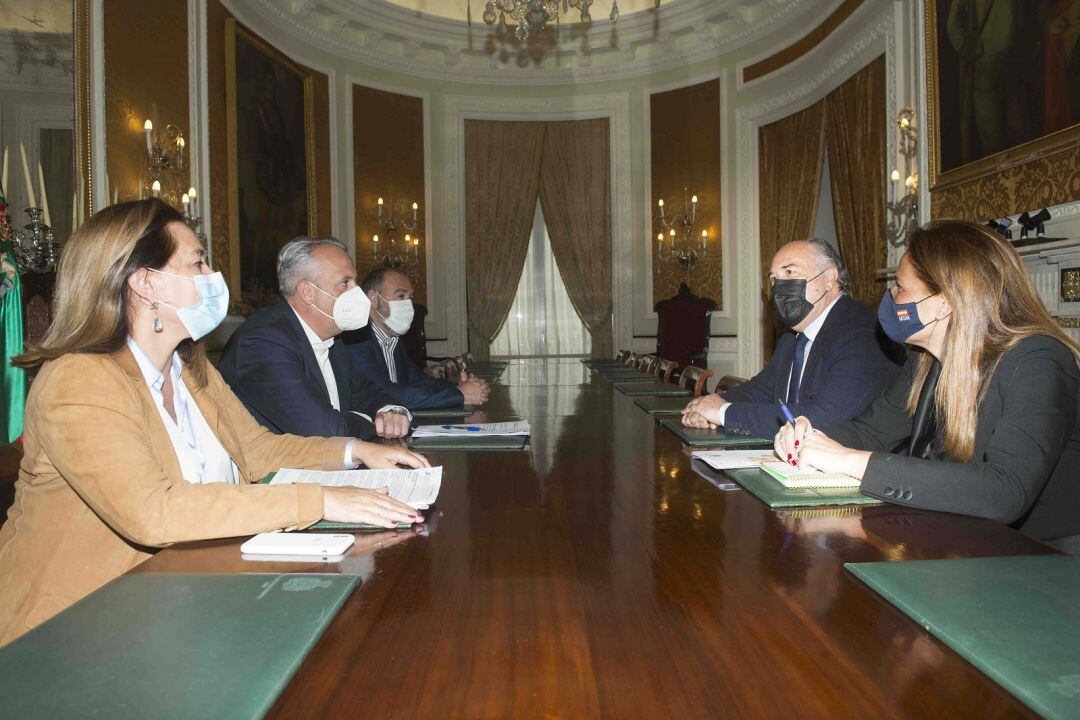 Un momento de la reunión.