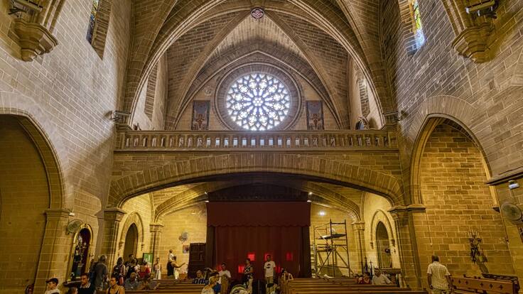 La Iglesia y sus muchas propiedades