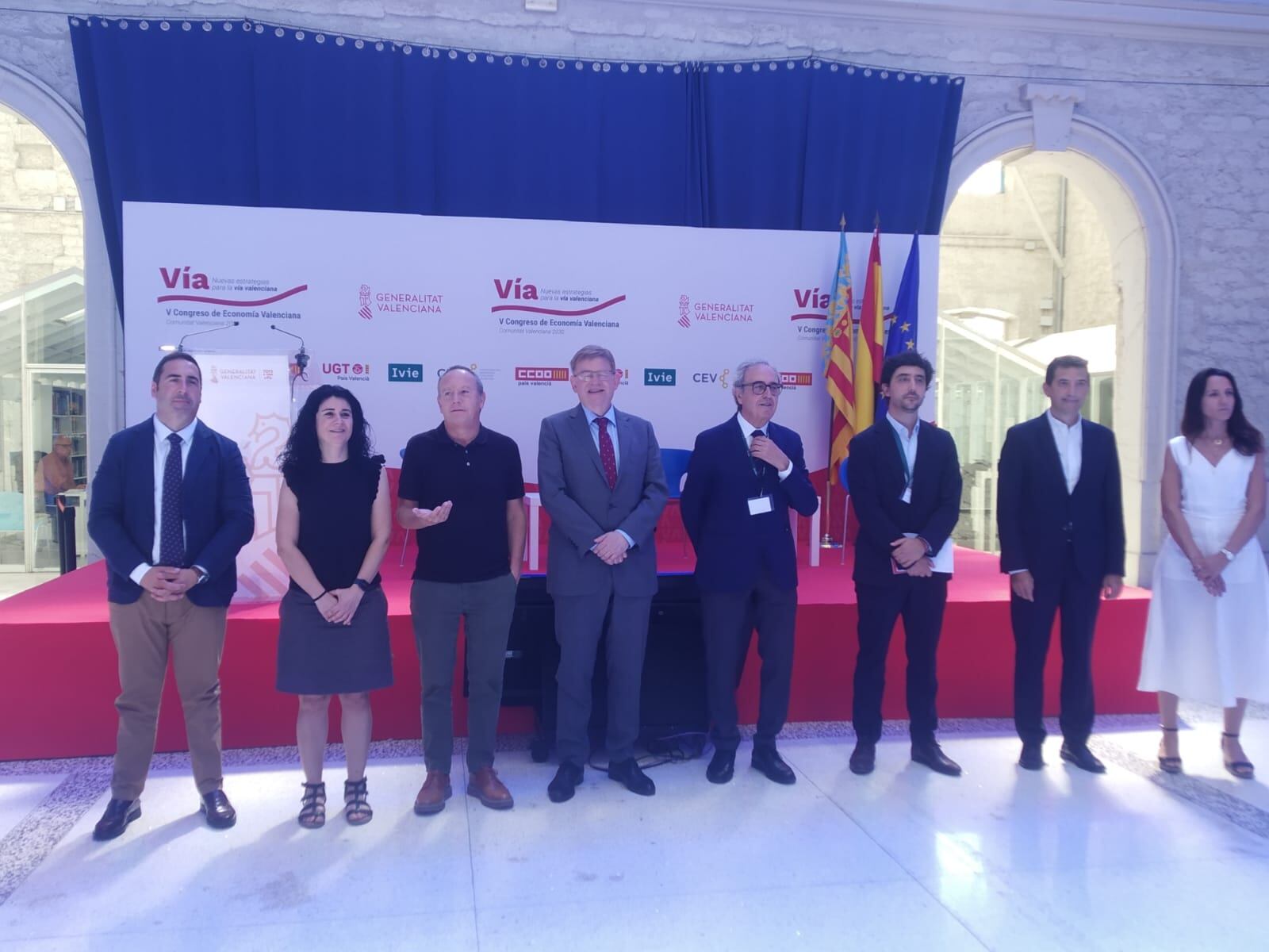 Foto de familia del V Congreso de Economía Valenciana
