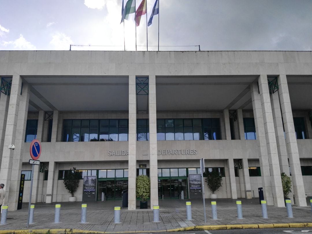 Fachada del aeropuerto de Jerez