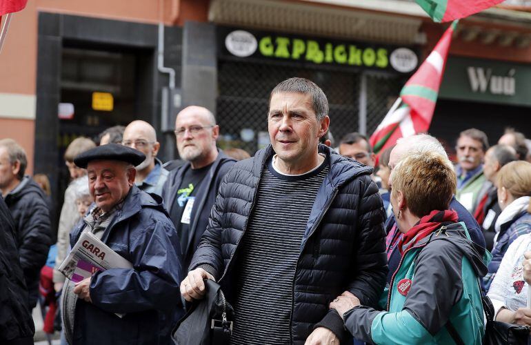 El líder de EH Bildu Arnaldo Otegi en la manifestación de expresos y antiguos huidos de ETA que, con el apoyo de las organizaciones oficiales de la izquierda abertzale.