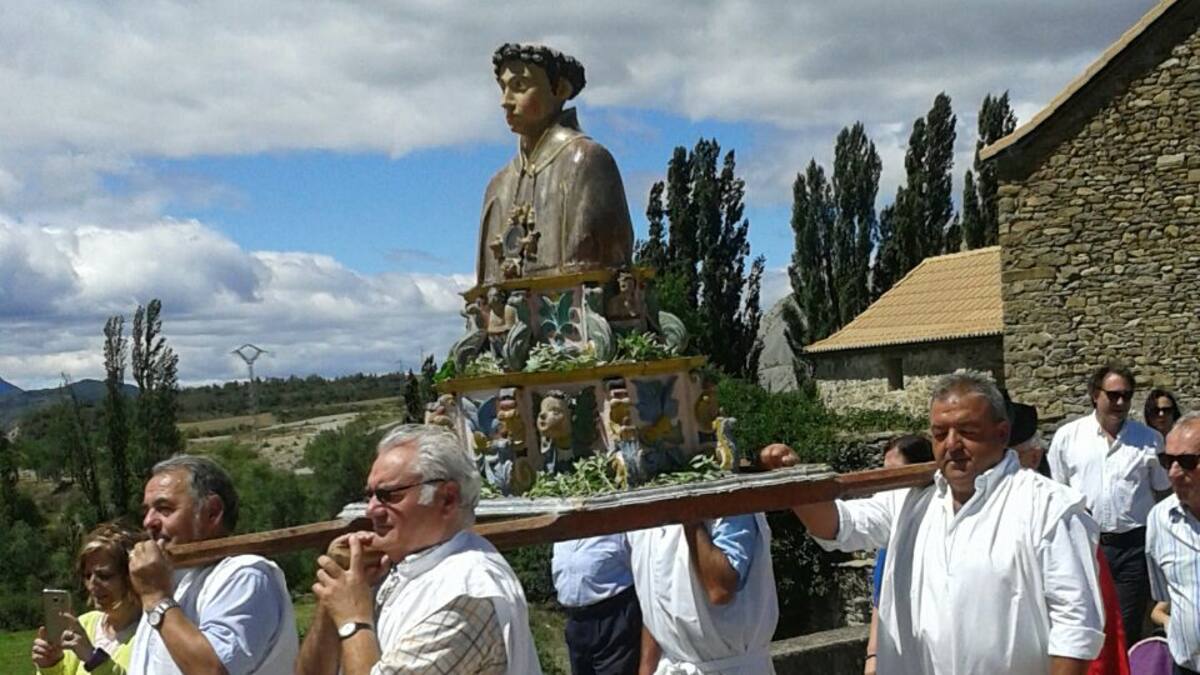 Yebra de Basa celebra sus fiestas laurentinas con la Ronda de Boltaña