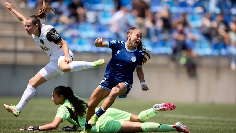 Imagen del Levante Badalona-VCF, en el que el equipo valencianista consumó su descenso a Primera RFEF