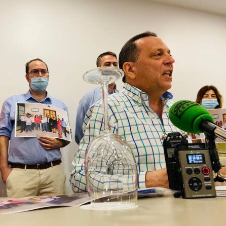 El portavoz de FACUA-Córdoba, Francisco Martínez-Claus, durante una rueda de prensa, en una imagen de archivo.