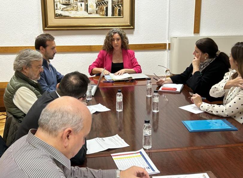 Responsables de las asociaciones de autónomos junto con Ana Sanz