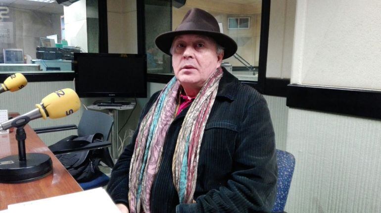 El artista zamorano en los estudios de Radio Zamora