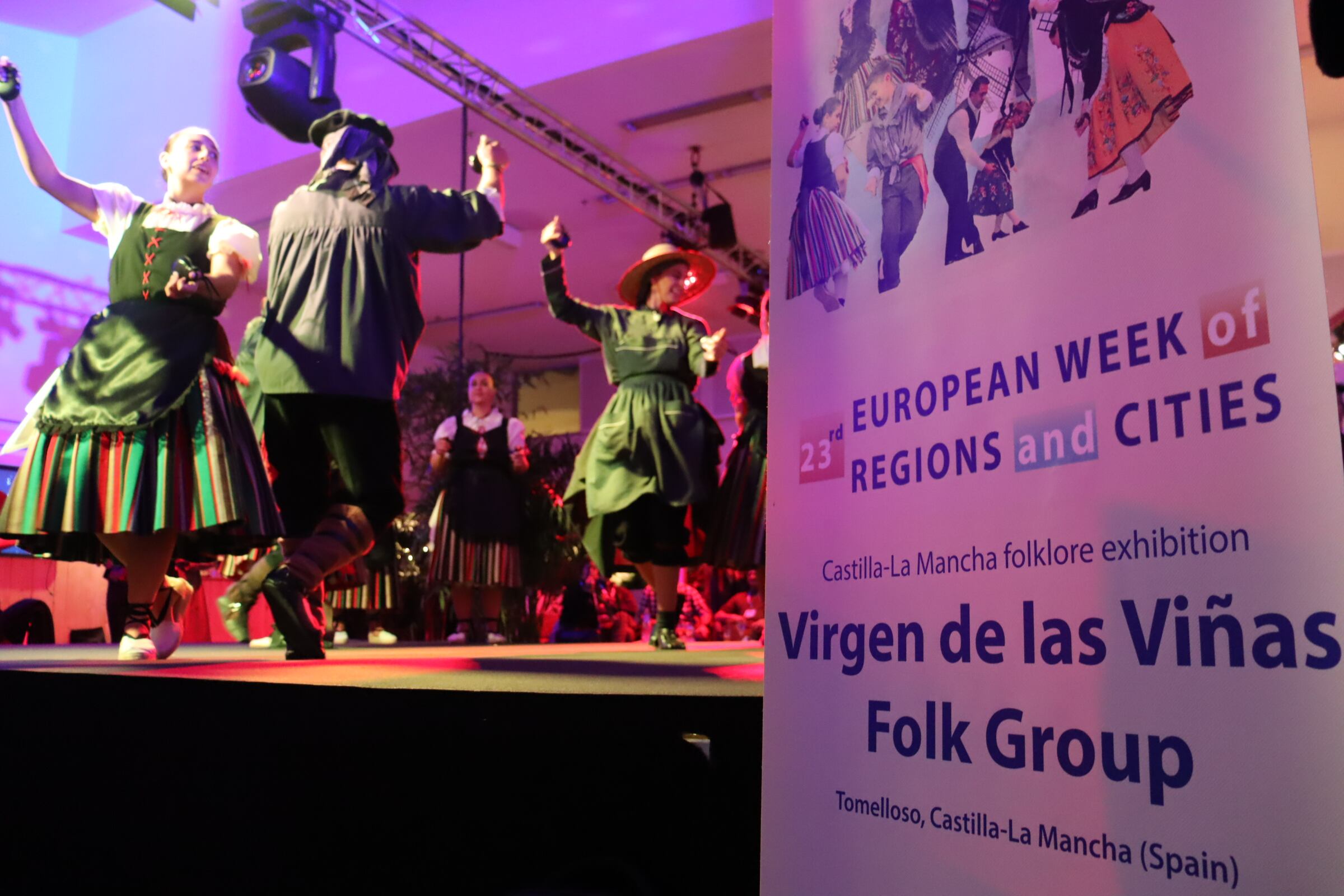 El grupo folklórico 'Virgen de las Viñas' de Tomelloso actúa en Bruselas en el marco de la Semana Europea de las Regiones