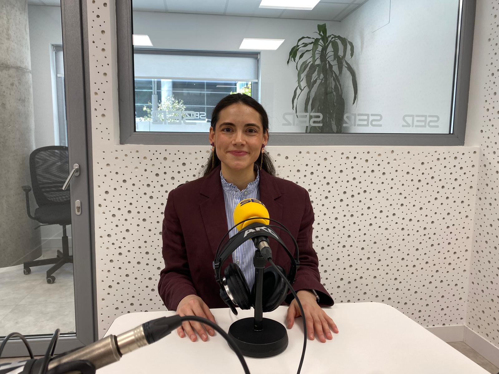 La doctora Aída Tébar en SER Talavera.