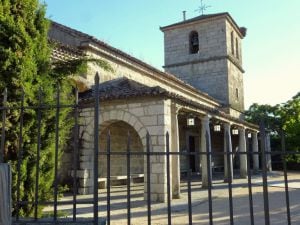 Iglesia de Nuestra Señora del Enebral, en Collado Villalba (Madrid).