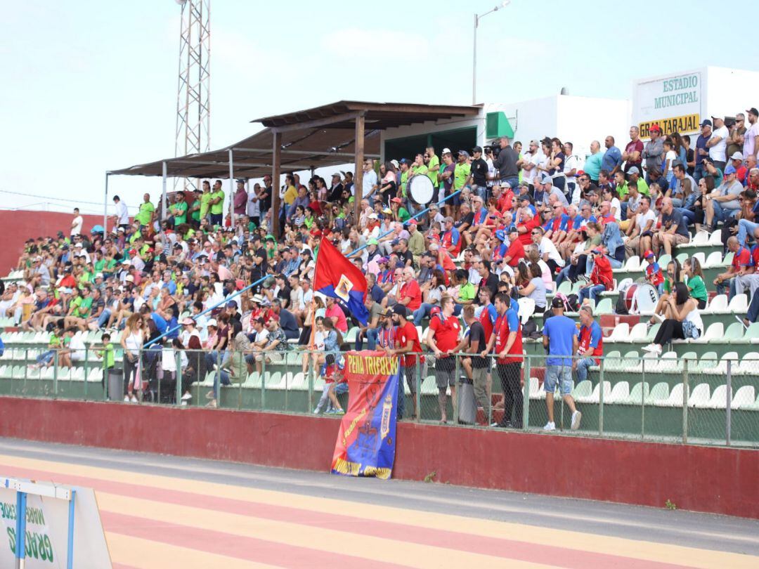 Aficionados de la UD Lanzarote en el campo del Gran Tarajal en la pasada temporada.