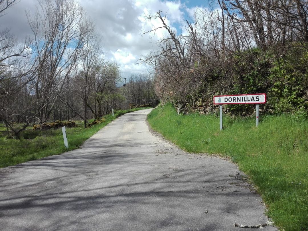 Entrada a Dornillas, anejo de Manzanal de los Infantes