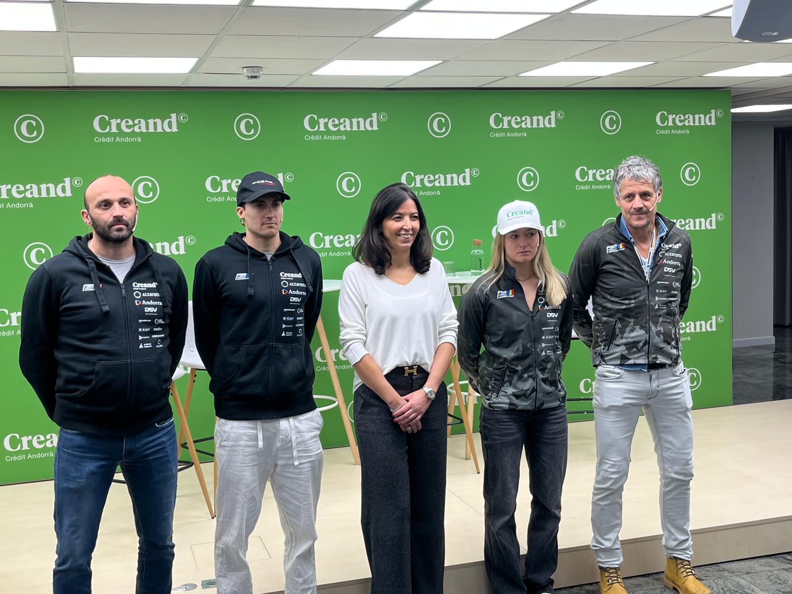 El tècnic Marc Puigsubirà, Cristina Terés de Creand, Irineu Esteve, Gina del Rio i Carles Visa, CEO de la FAE.