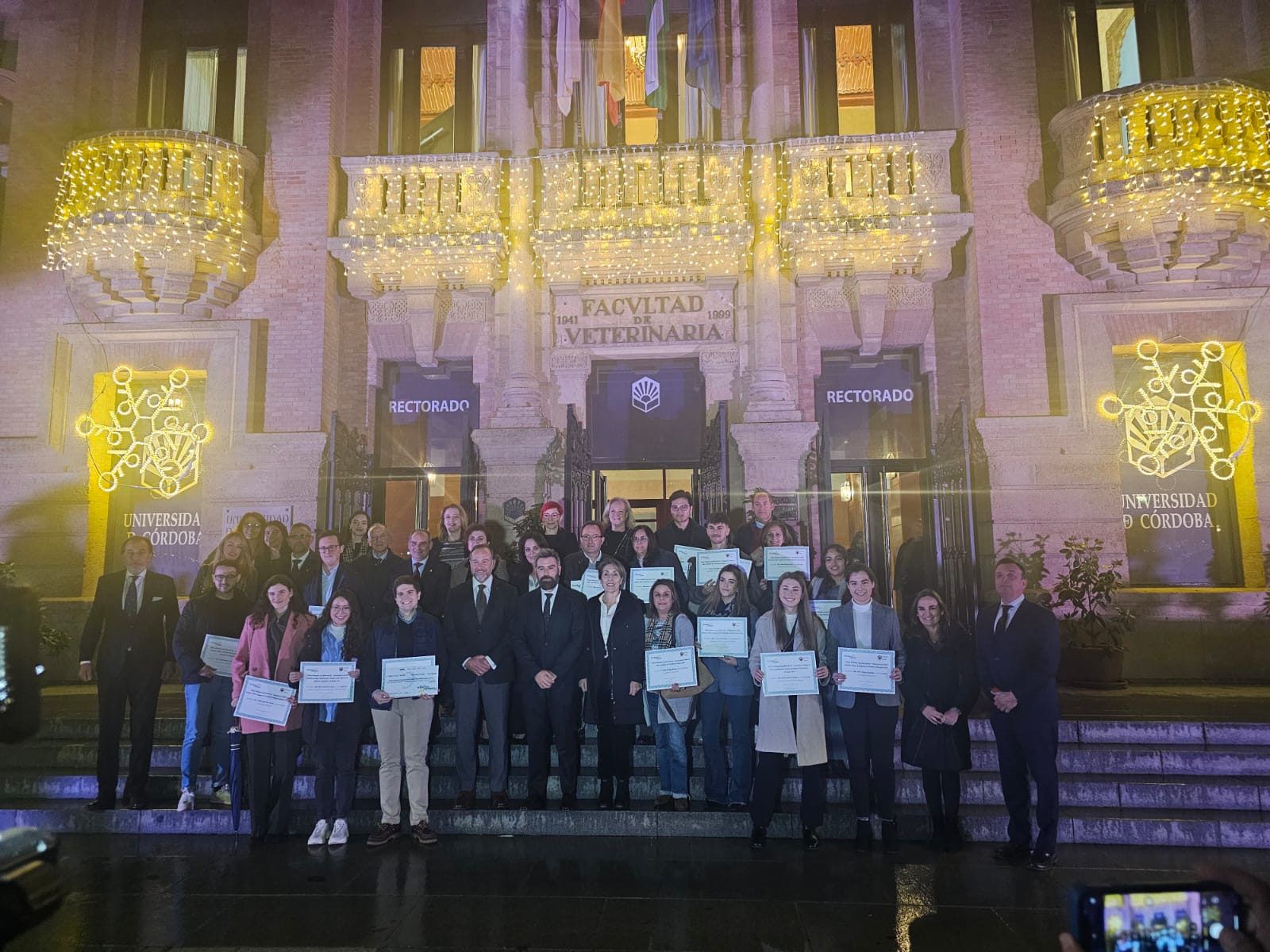 Foto de familia de los galardonados en los VII premios Fundación Caja Rural del Sur