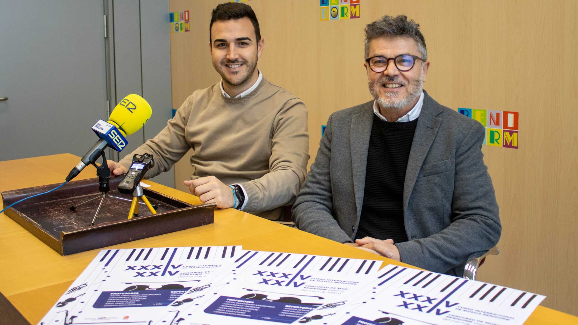 El concejal de Cultura de Benidorm Jaime Jesús Pérez y el profesor Pepe Fuster han presentado este miércoles la edición 2023 del Curso y Concurso Internacional de Música de Benidorm