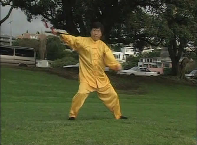 El padre de Pumpkin, grabado mientras practicaba artes marciales días antes de su huída a EE UU