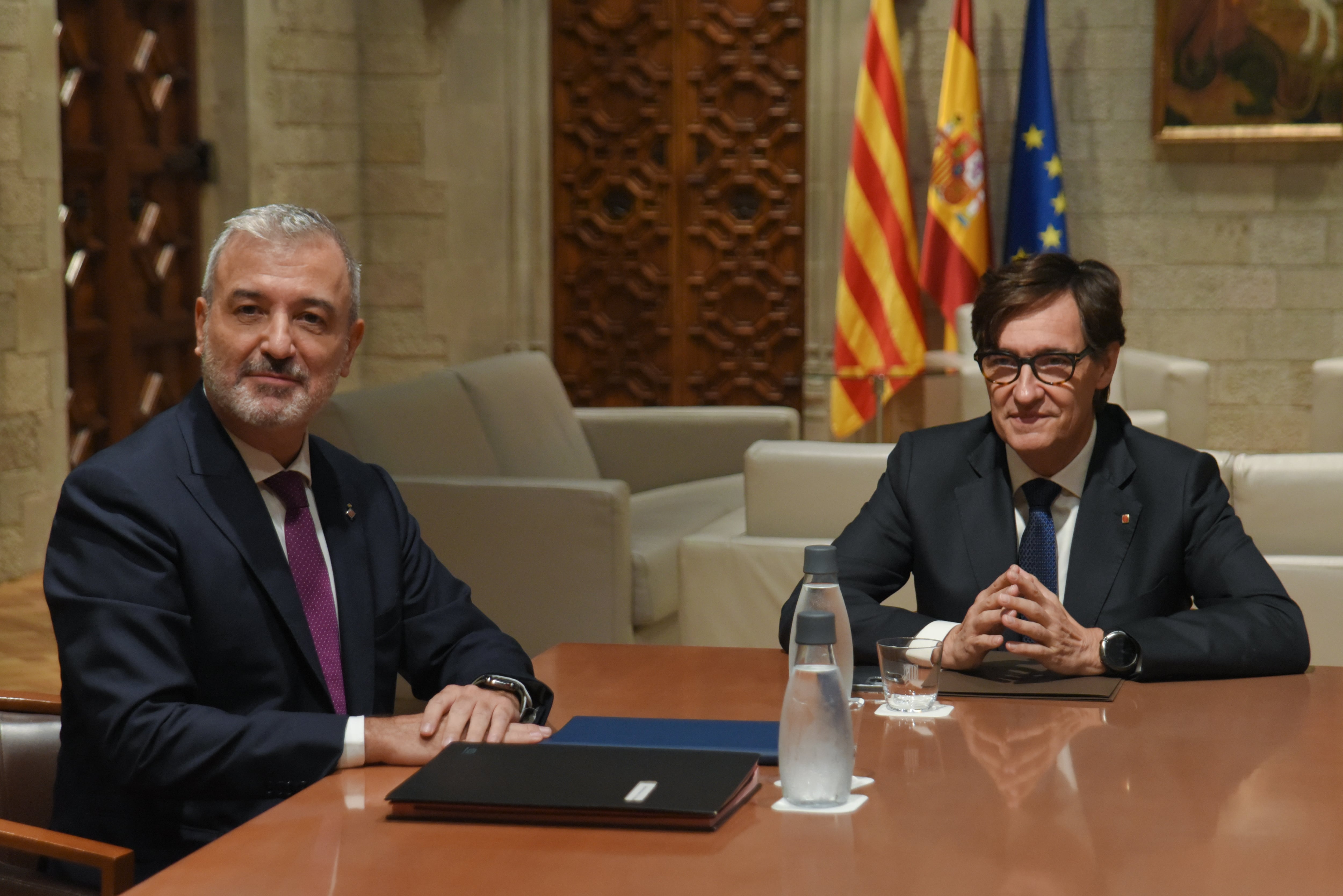 Salvador Illa y Jaume Collboni se reúnen en el Palau de la Generalitat en su primer encuentro institucional.