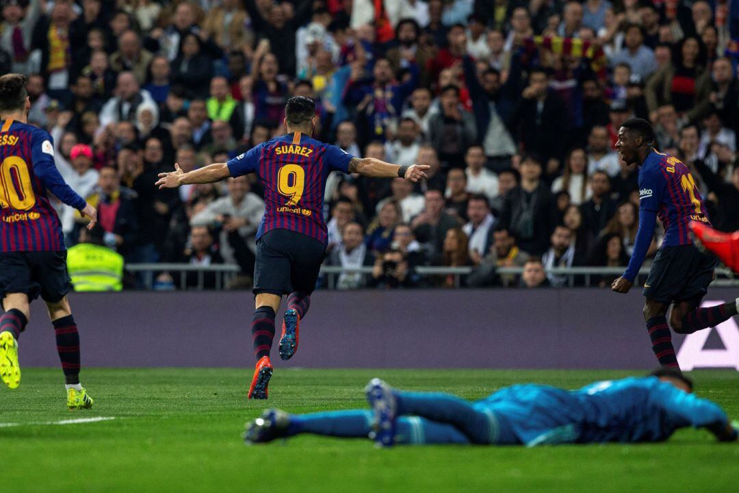 Suárez celebra el primer gol del Barcelona