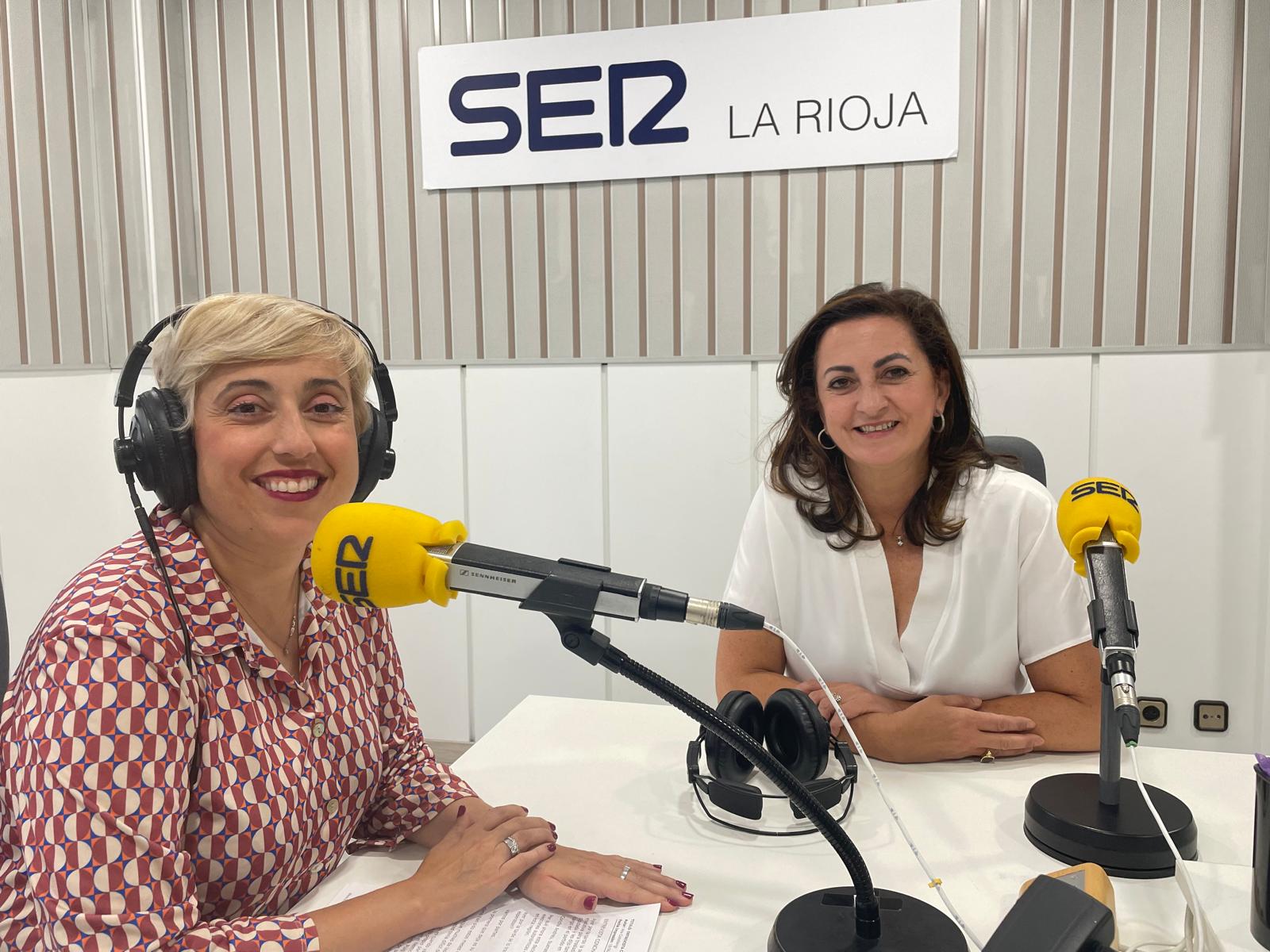 La directora de Contenidos de Radio Rioja Cadena SER, Ana Castellanos, entrevista a Concha Andreu, secretaria general del PSOE La Rioja, tras su anuncio de abandonar la política regional