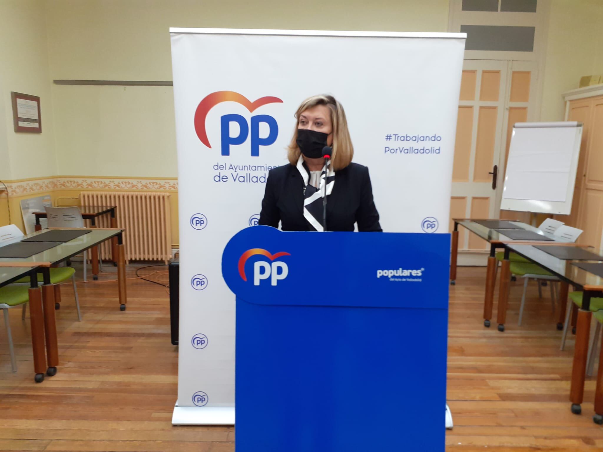 Pilar del Olmo durante la rueda de prensa en el Ayuntamiento