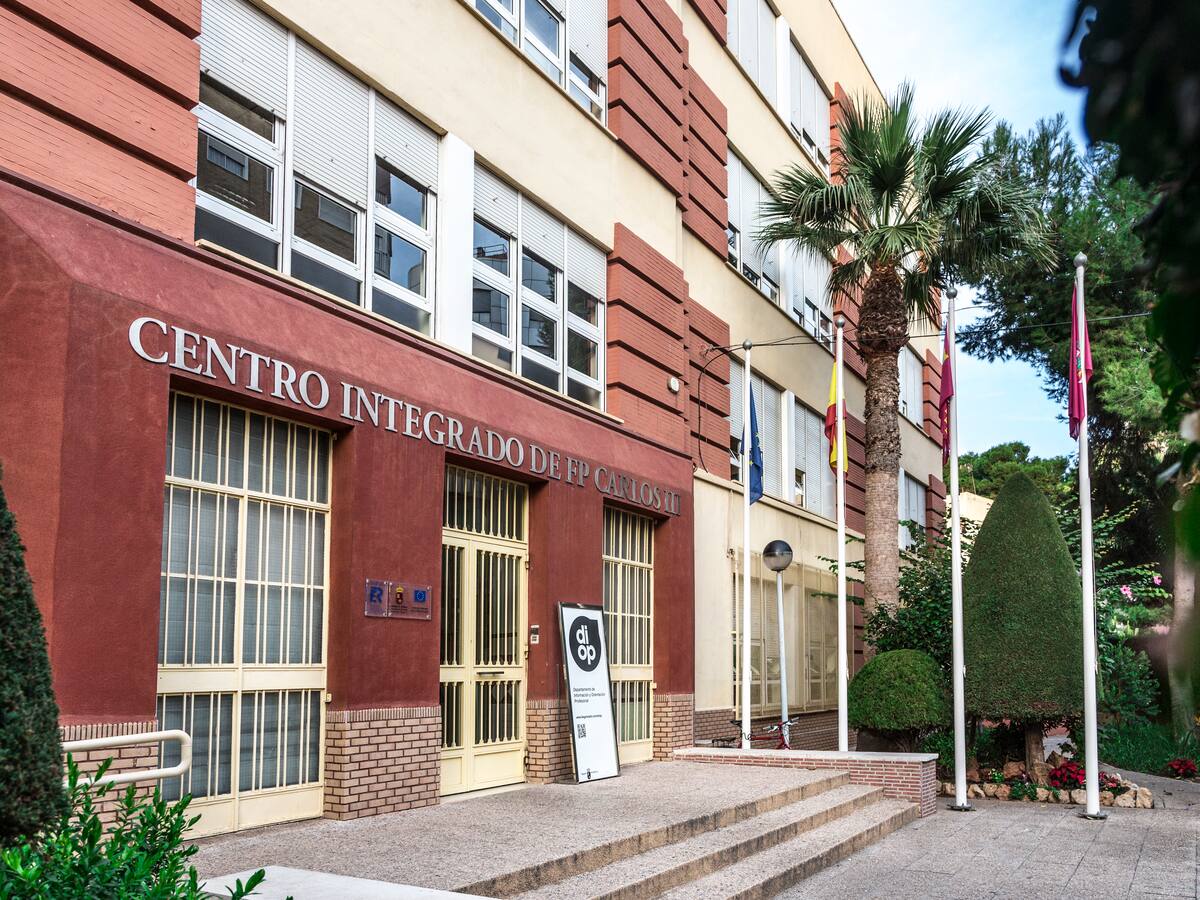 El CIFP Carlos III de Cartagena ofrece formación gratuita en gestión contable y administrativa para mejorar la empleabilidad