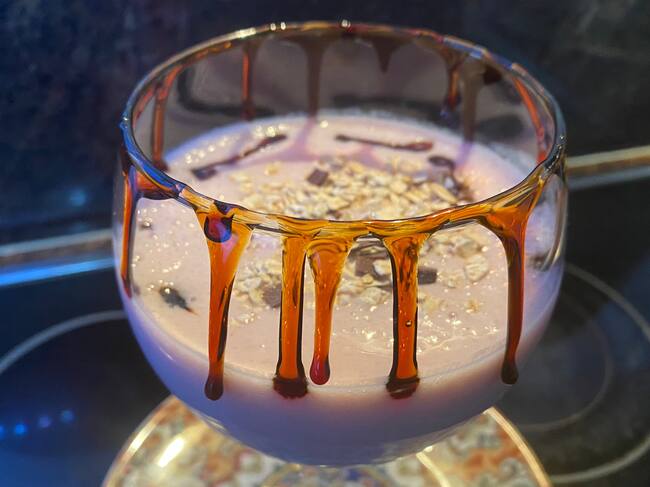 Batido de frutas, yogurt y avena.