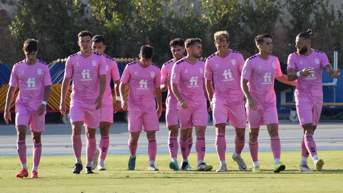 El Eldense gana al Albacete y afina su puesta a punto (2-3)