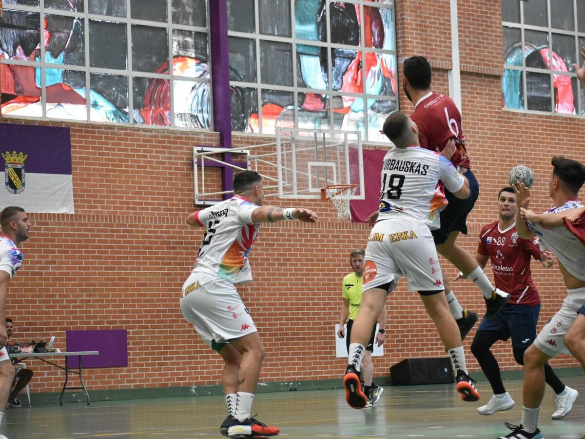 El Ademar se rueda con dos caras