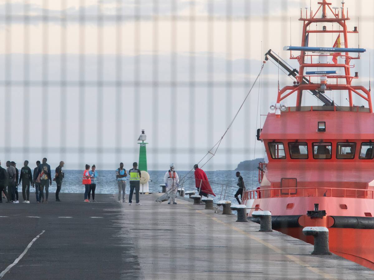Rescatado el cuerpo sin vida de una mujer a bordo de una patera en Fuerteventura