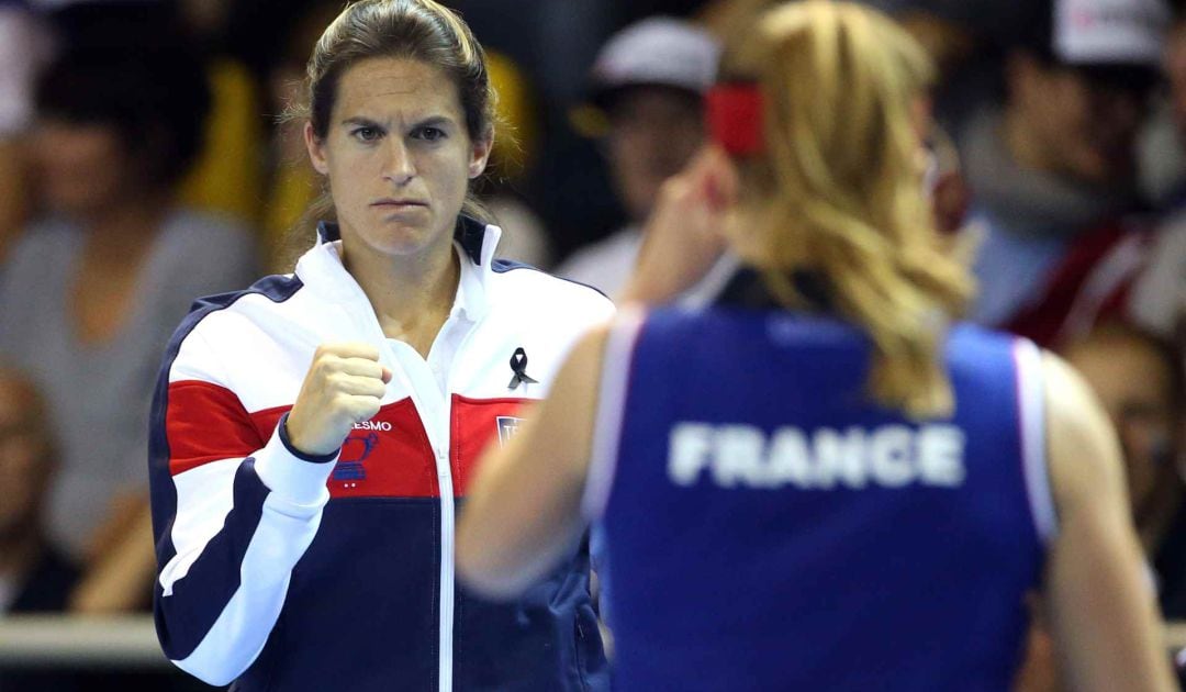 Amelie Mauresmo, durante una eliminatoria de la Copa Federación con el equipo francés.