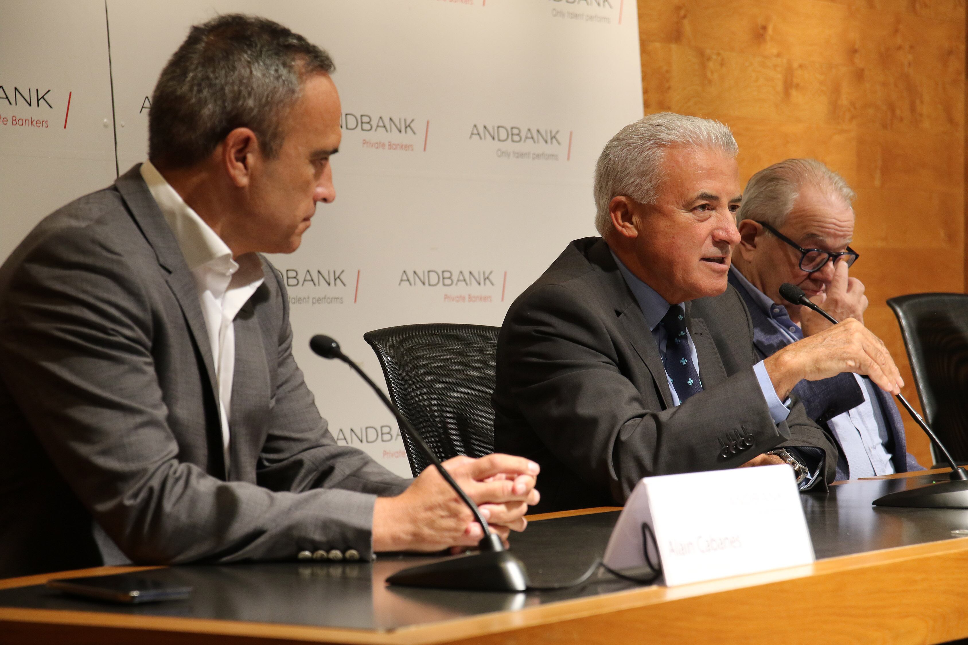 El secretari d&#039;Estat d&#039;Esports, Alain Cabanes, ha explicat que mantenen reunions amb el comú per trobar una solució com més aviat millor