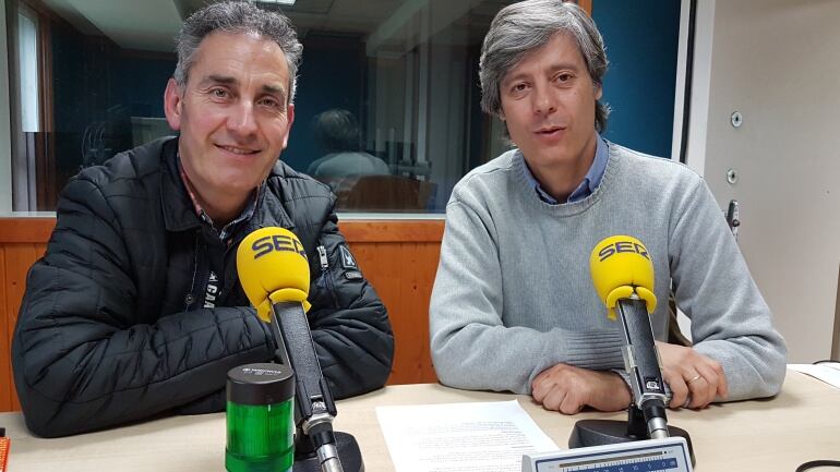 José Ángel San Martín y Carlos Pajares en el estudio de La Ventana de Cantabria 