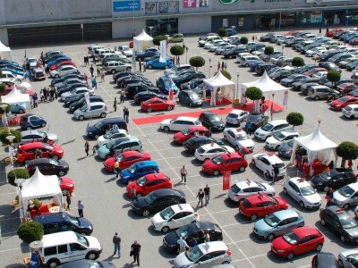 Los concesionarios alertan del peligro de comprar coches viejos