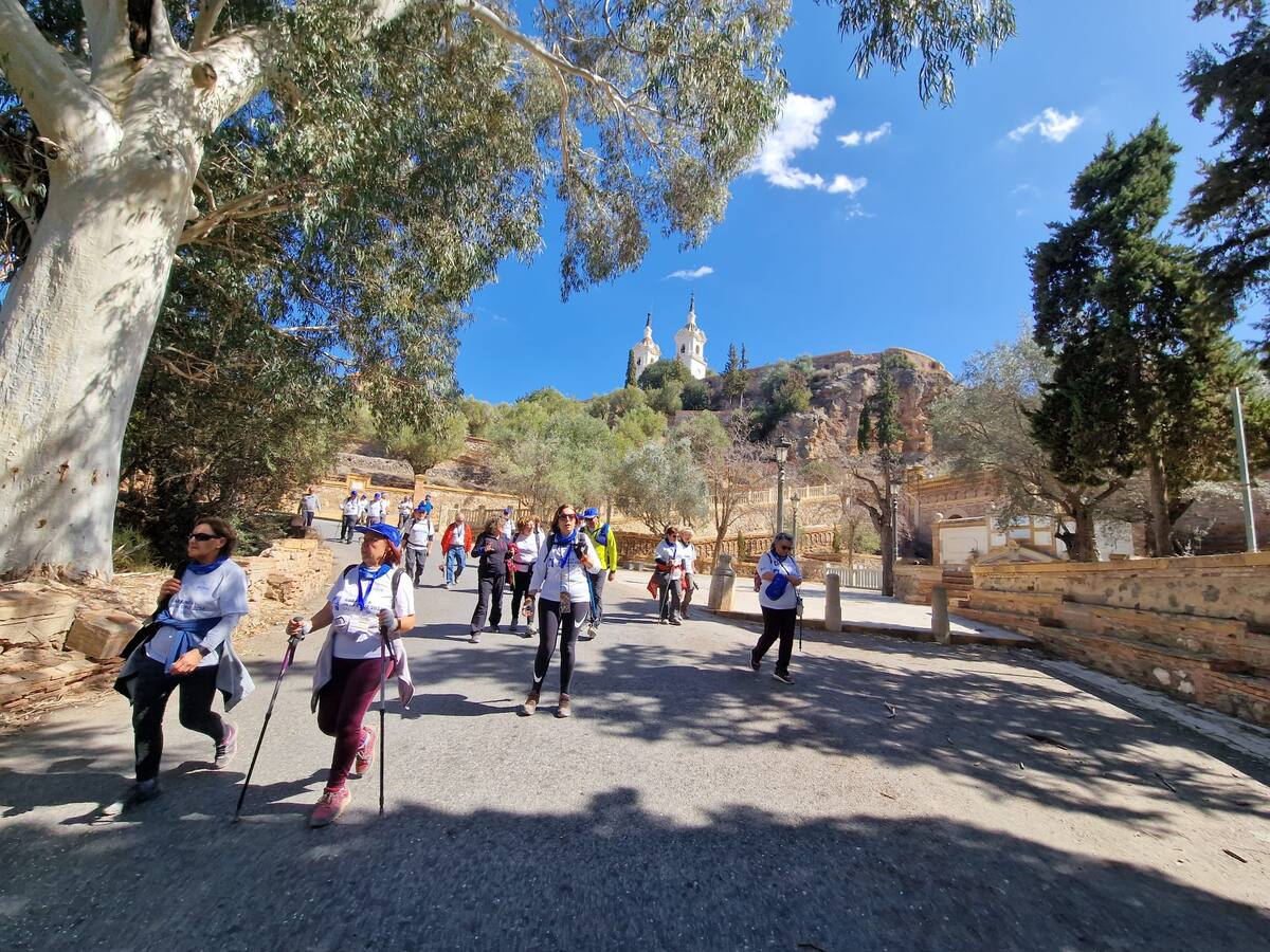 Conexión en directo con miembros de la asociación 'Senda Senior' durante la segunda etapa(2024-03-06)