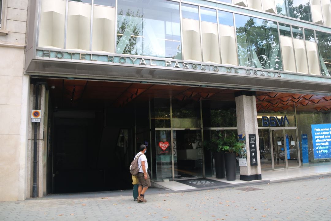 Entrada de un hotel de Barcelona