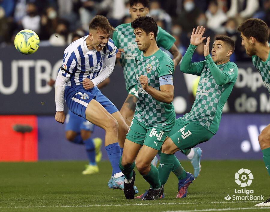 El jugador del Málaga Paulino de la Fuente en el partido ante el Almería