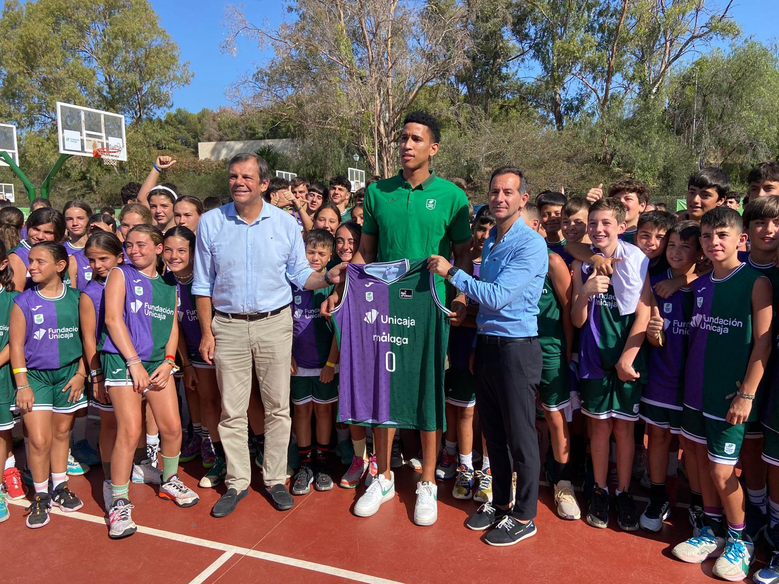 Presentación de Tyson Pérez como nuevo jugador del Unicaja en el Campus Fundación Unicaja