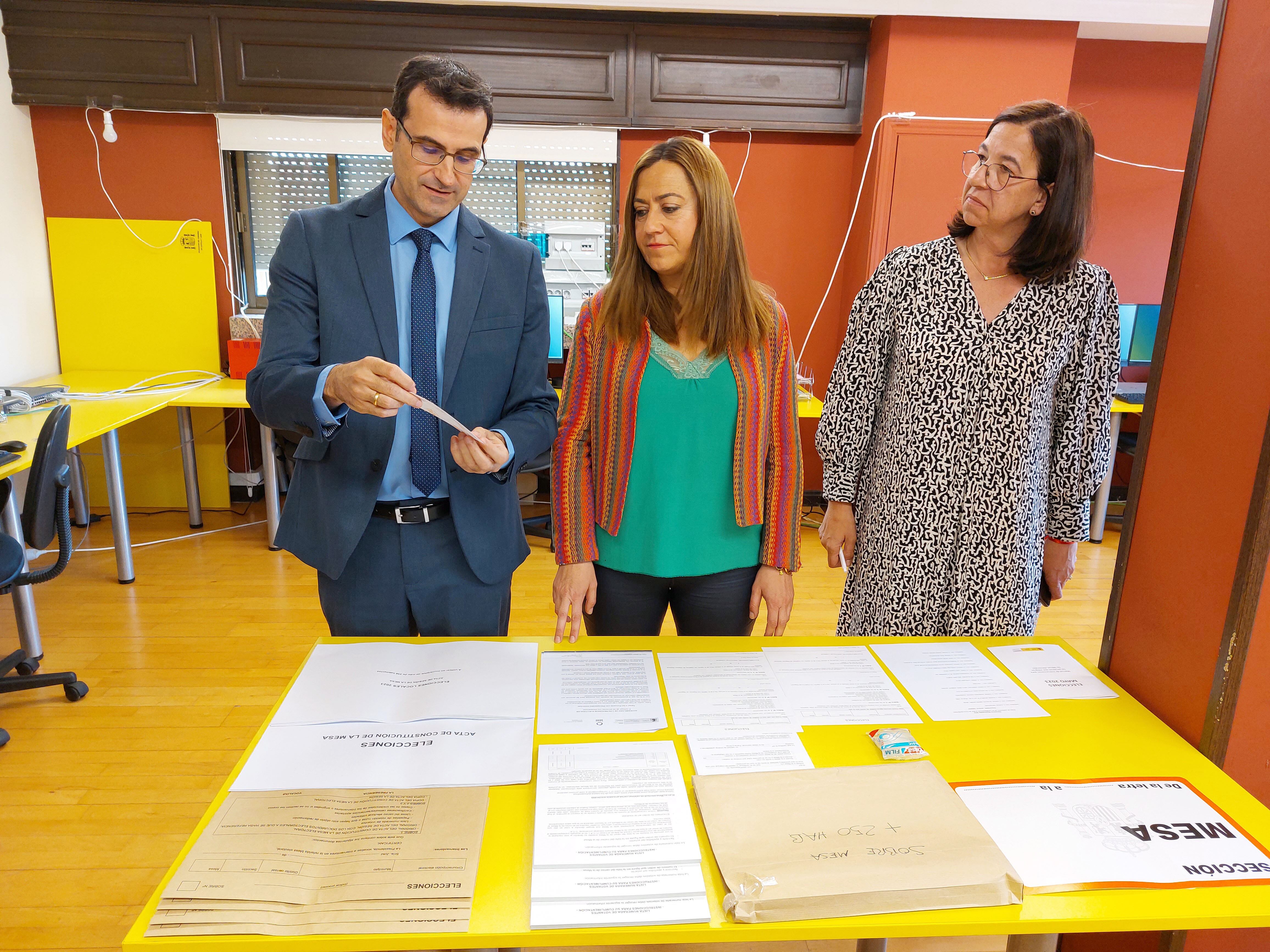 La delegada del Gobierno en Castilla y León, Virginia Barcones, presenta el dispositivo previsto para la jornada de votación de las elecciones locales que se celebran el domingo, 28 de mayo.