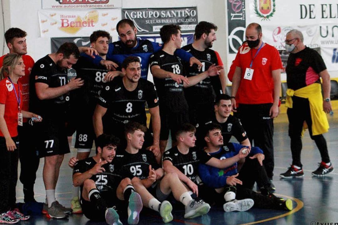 El Bm. Elda - C.E.E. cierra la competición tras una magnífica temporada