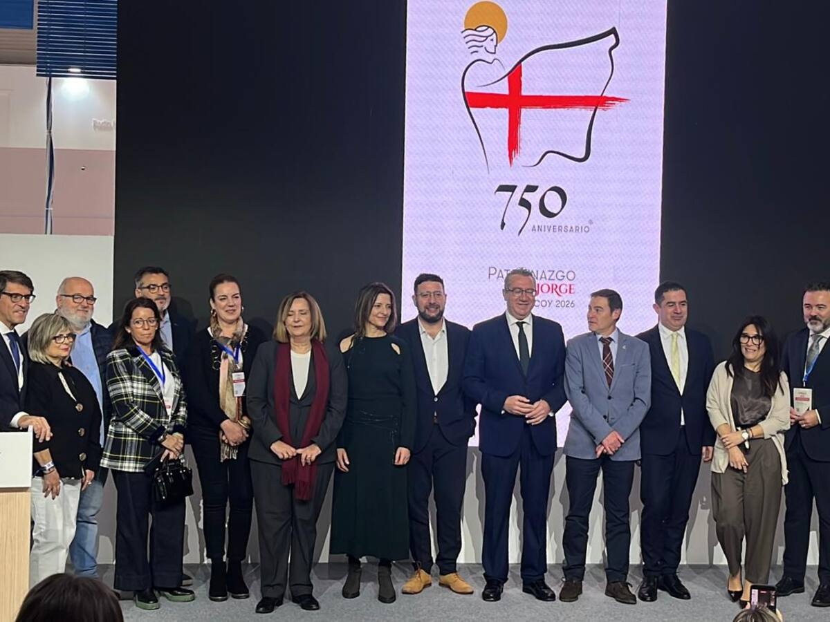 El 750 aniversario de San Jorge como patrón de Alcoy se presenta en la plaza central de Comunidad Valenciana en Fitur