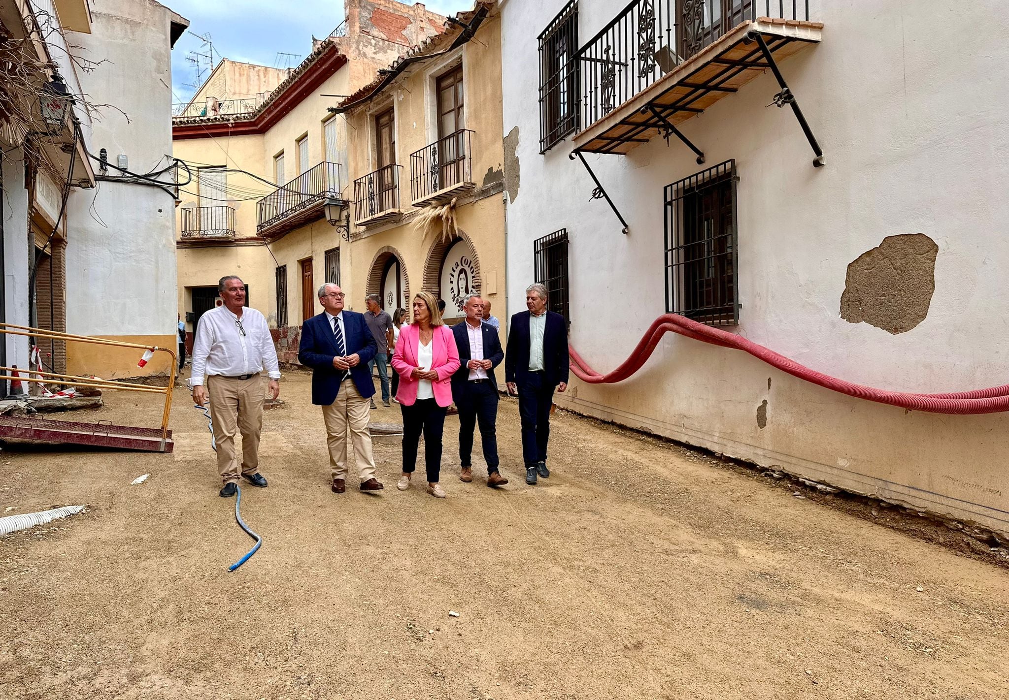 La alcaldesa de Motril, Luisa García y el delegado de fomento, Antonio Ayllón visita las obras junto a técnicos municipales