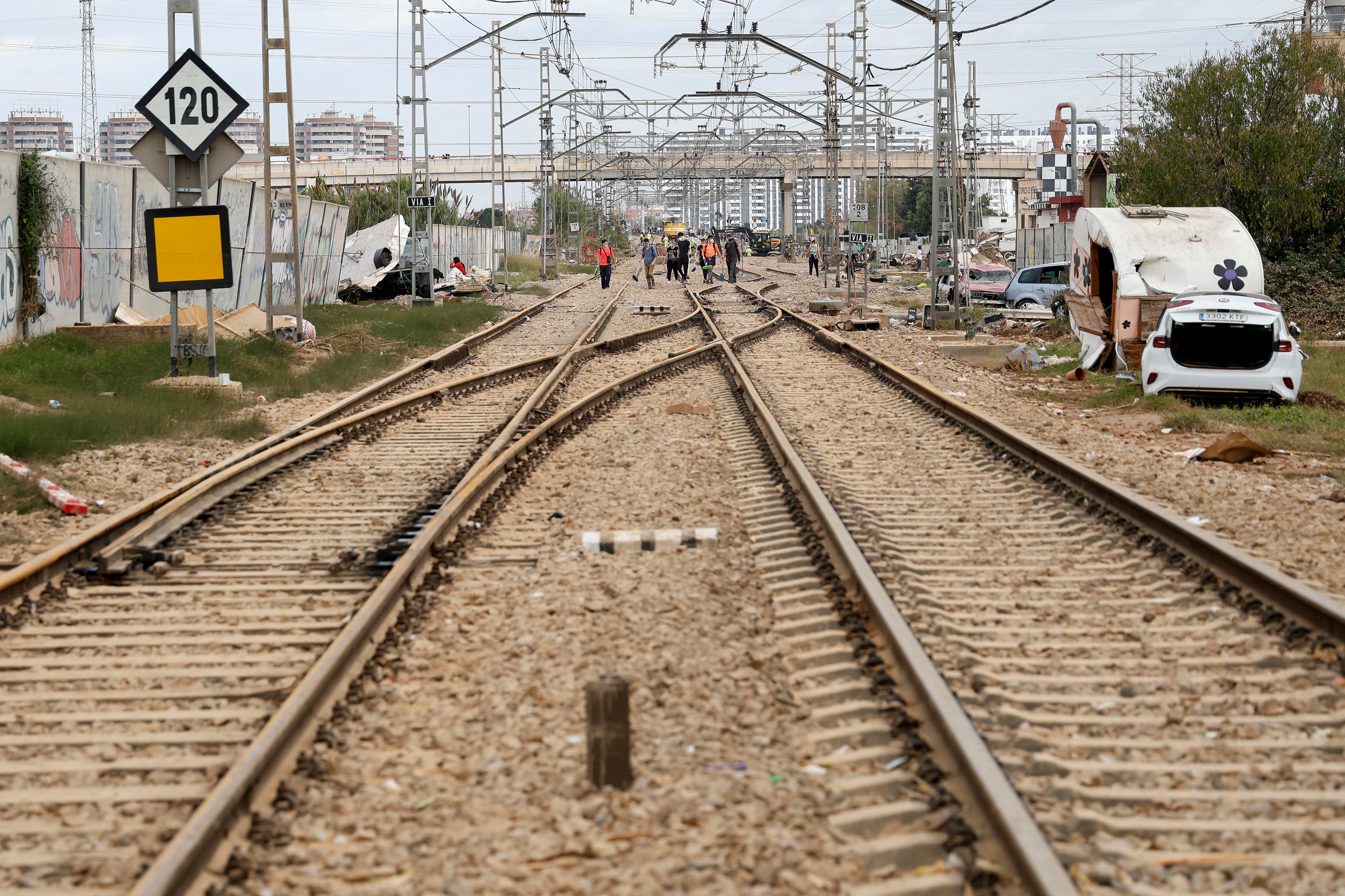 Ocho días después de la DANA, Cercanías Valencia sigue sin ofrecer transporte alternativo por carretera 