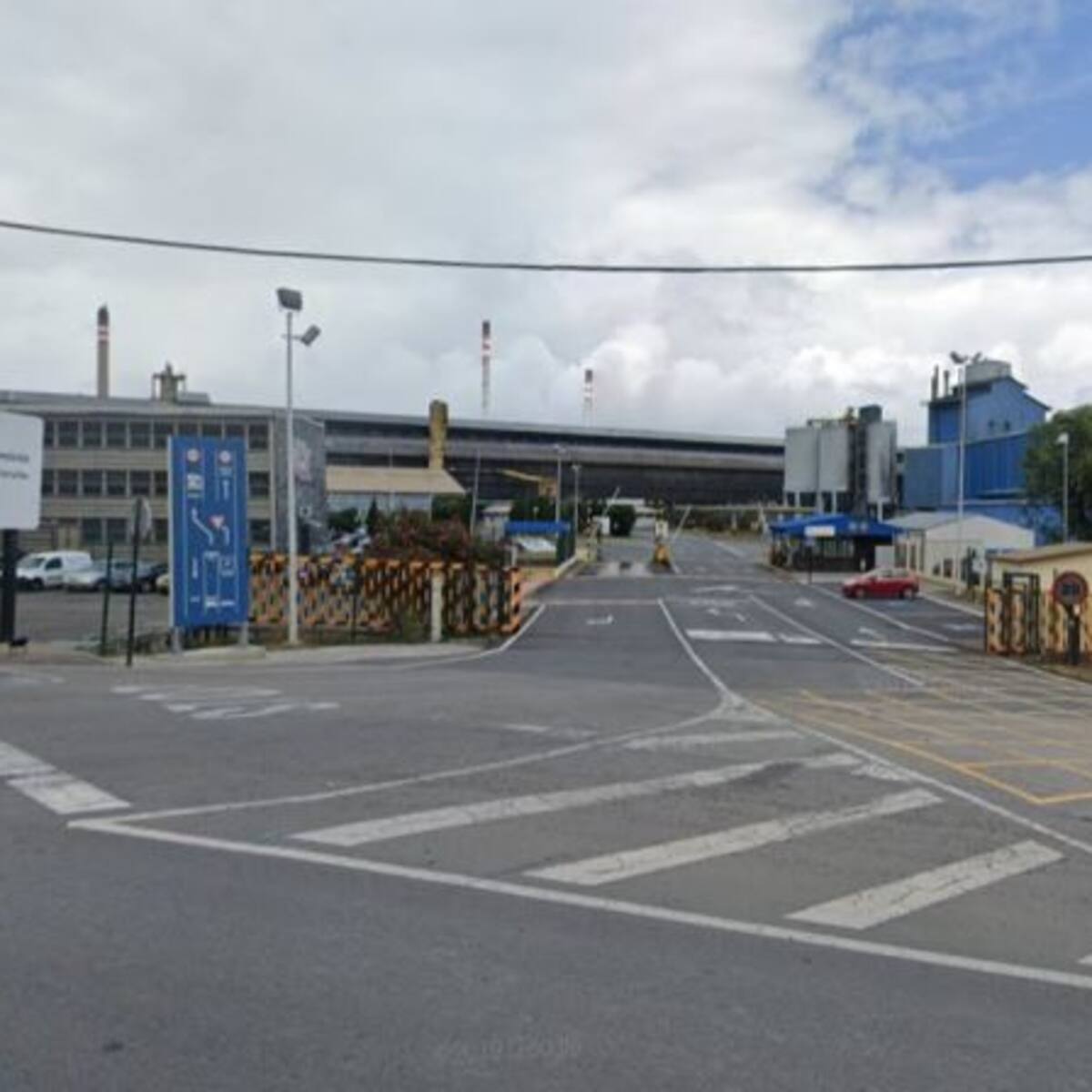 Industria comparte la inquietud de trabajadores y Xunta sobre el proyecto de Alu Ibérica